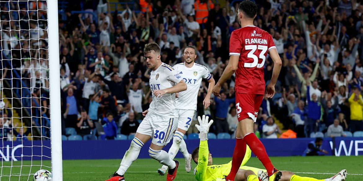 Farke must brutally offload Leeds star who's been labelled "Rooney-esque"